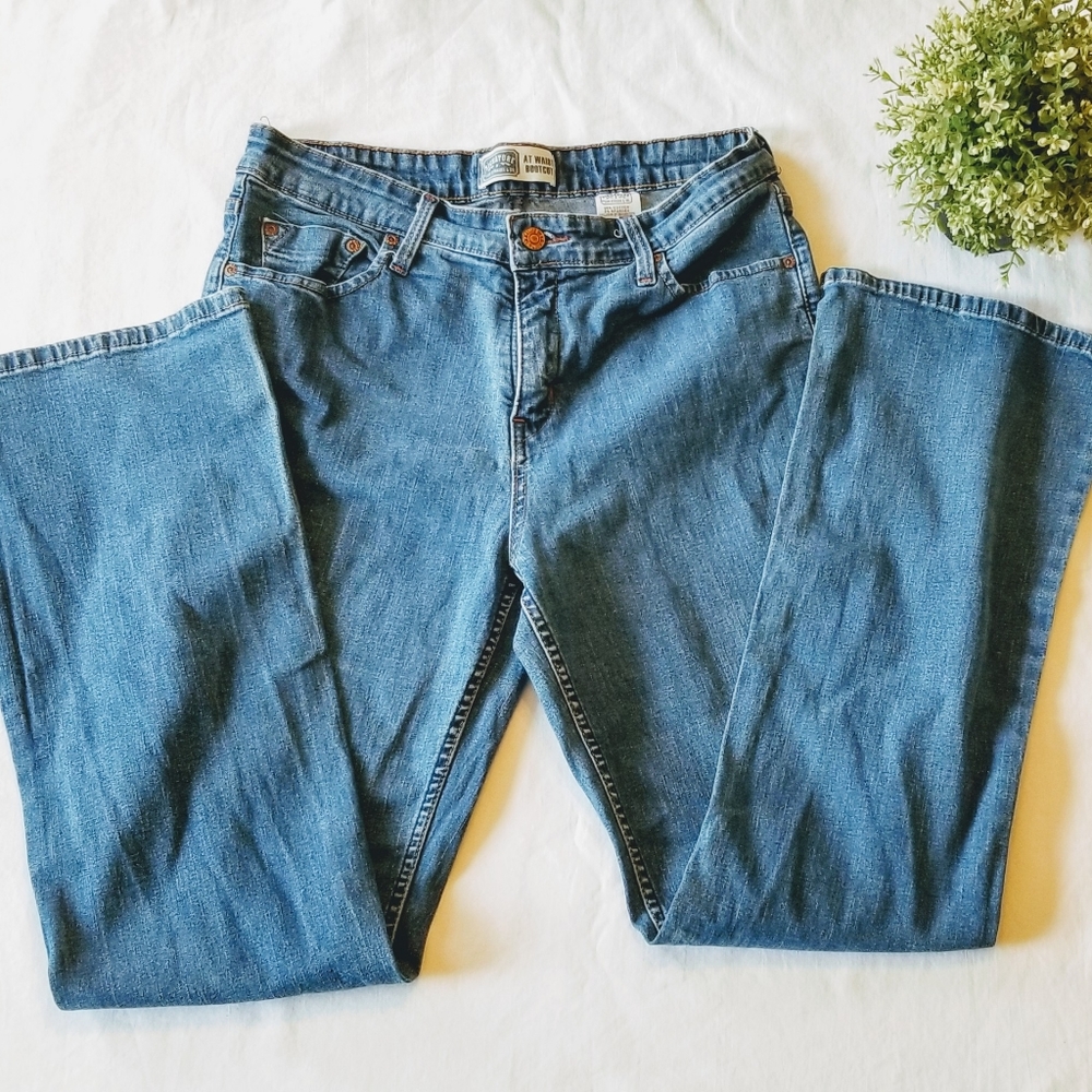 Levi Strauss signature at waist bootcut